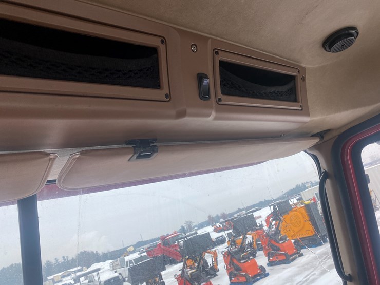 #302-•-2009-mack-gu713-semi-tractor-(has-wi-title)-(mosinee,-wi)-image-98