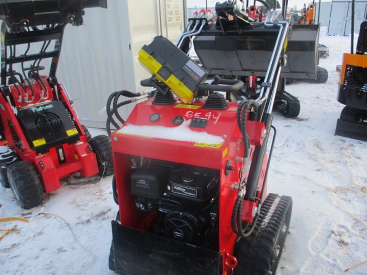 #6594-•-future-ft-360t-13.5hp-gasoline-engine,-electric-start-open-operator-station,-40-in-bucket-operating-load-550#-55"-max-dumping-height-image-5