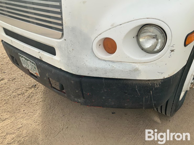 1999-freightliner-fl112-image-17