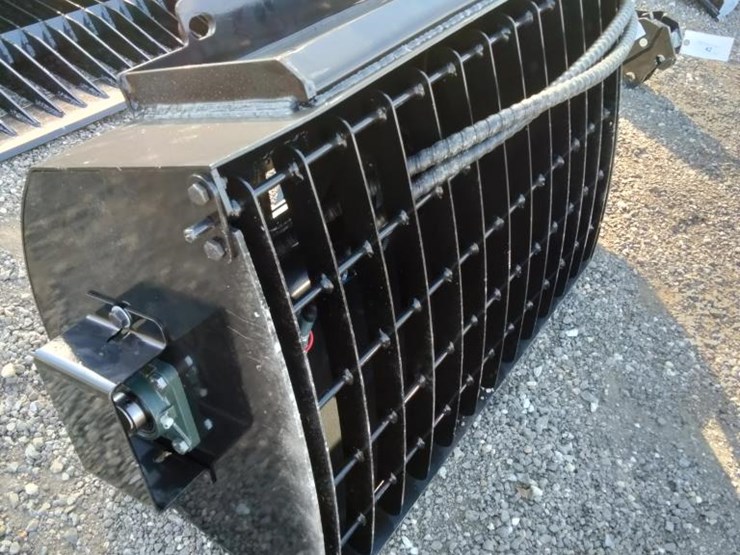 #37-•-mini-skid-steer-mixing-bucket-image-2