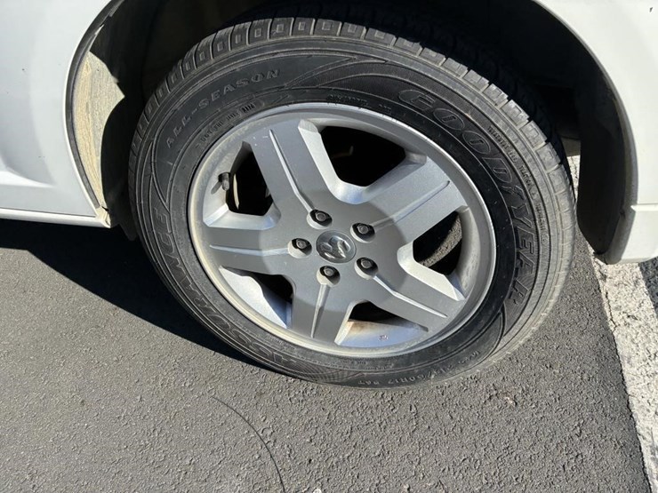 2009-dodge-caliber-image-5