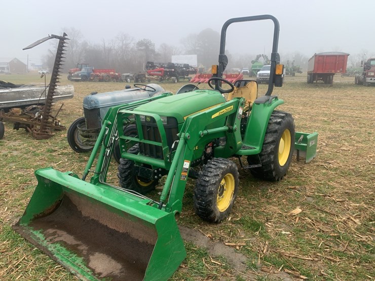 john-deere-3032e-image-2