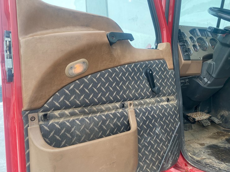 #302-•-2009-mack-gu713-semi-tractor-(has-wi-title)-(mosinee,-wi)-image-87