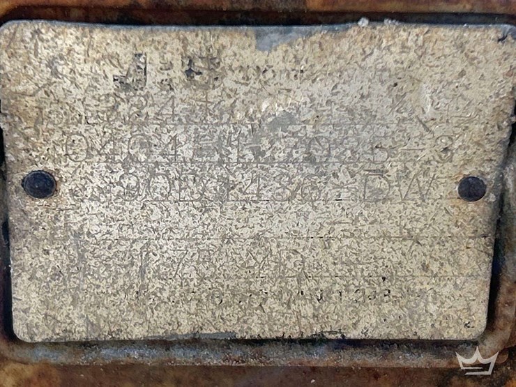 2004-deere-324h-image-17