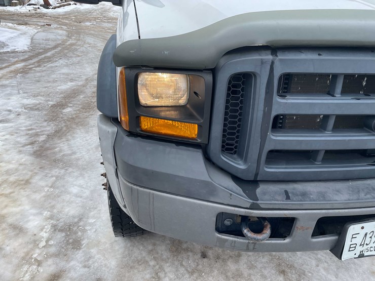 2006-ford-f550-xl-image-11