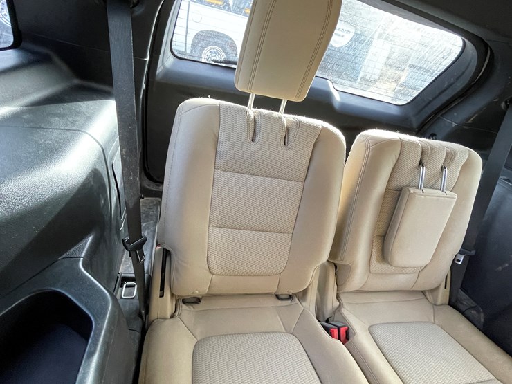 2017-ford-explorer-image-115