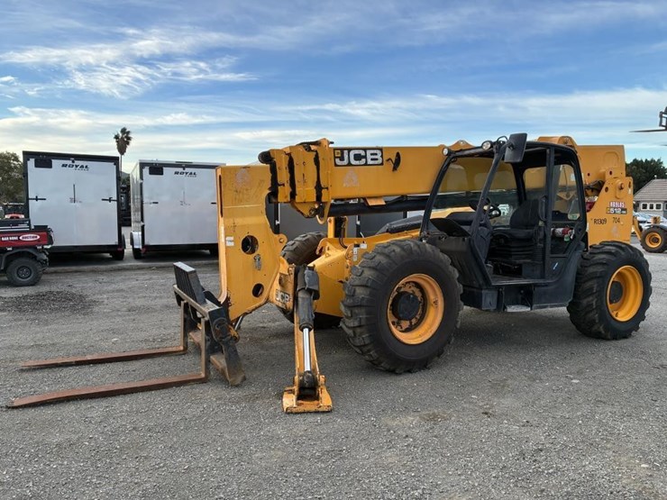 jcb-telescopic-reach-lift-image-1