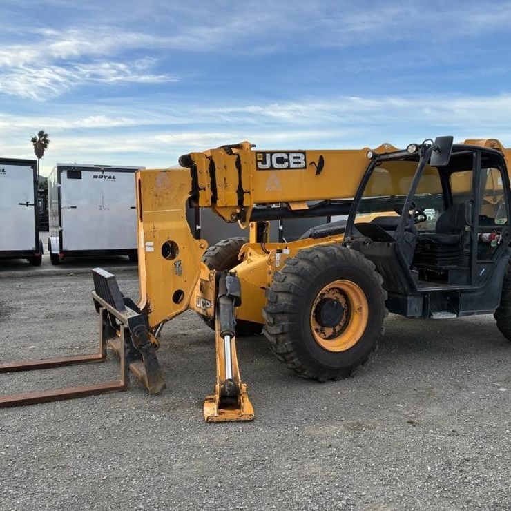 JCB Telescopic Reach Lift