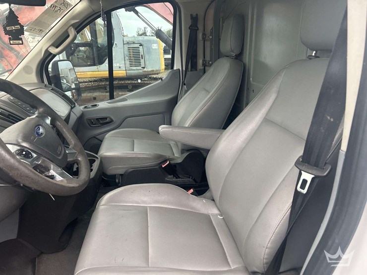 2015-ford-transit-image-16