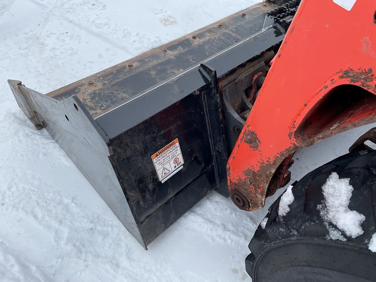 2022-kubota-ssv65-image-11