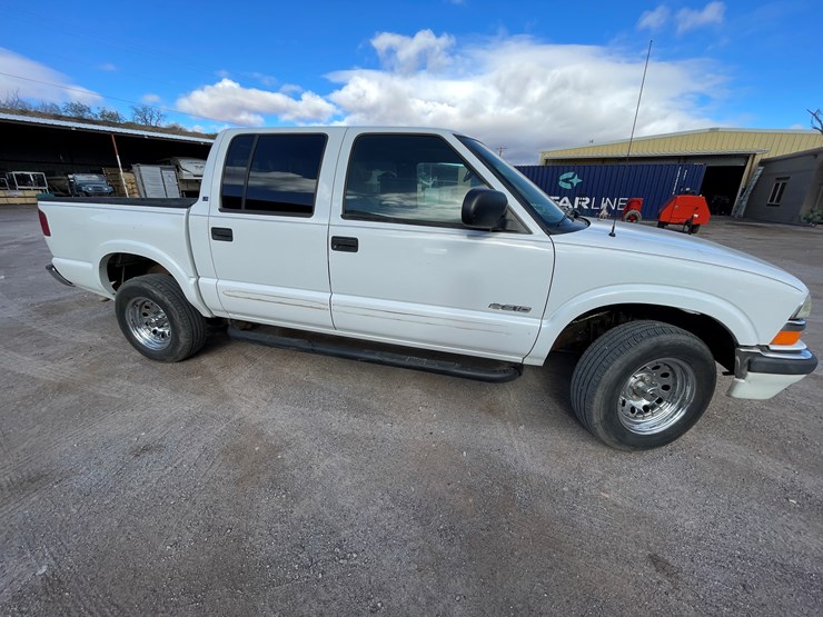 2002-chevrolet-s10-image-96