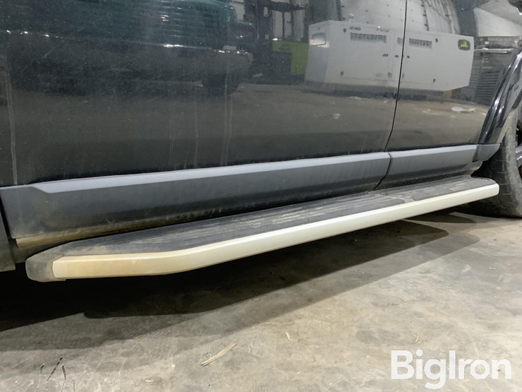 2016-land-rover-lr4-image-15