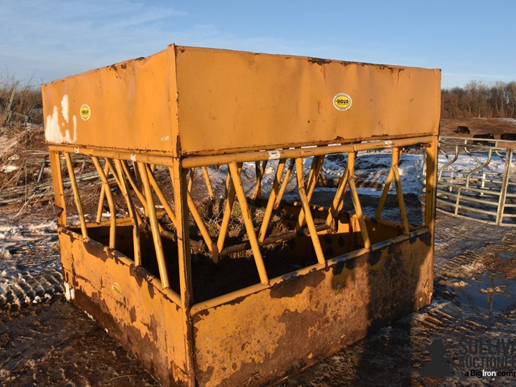 sioux-square-hay-max-feeder-image-8