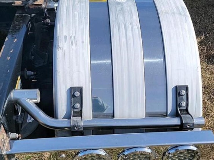 2020-kenworth-w900-image-11