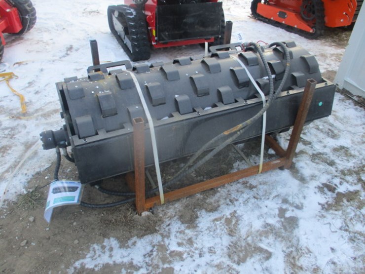 #6644-•-skid-steer-compactor-wheel-working-width:-1500mmvibration-frequency:-10-20hzworking-pressure:-10-22mpaflow-rate:-20-60l/weight:-483kg-image-2