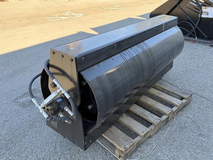 giyi-skid-steer-roller-72"-image-4