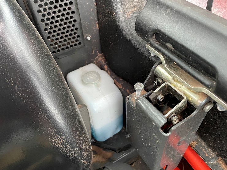 2022-kubota-ssv65-image-48