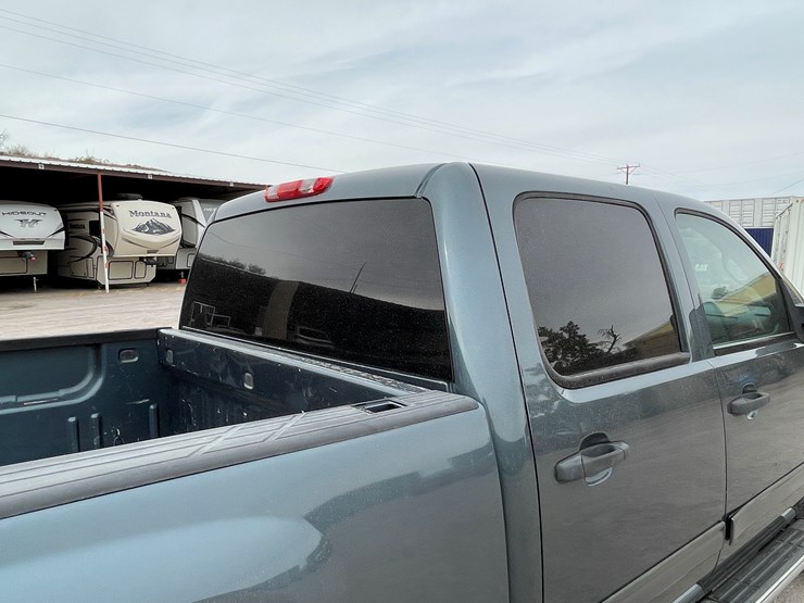 2011-chevrolet-silverado-2500hd-lt-image-32