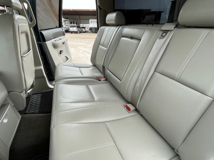 2011-chevrolet-silverado-2500hd-lt-image-111