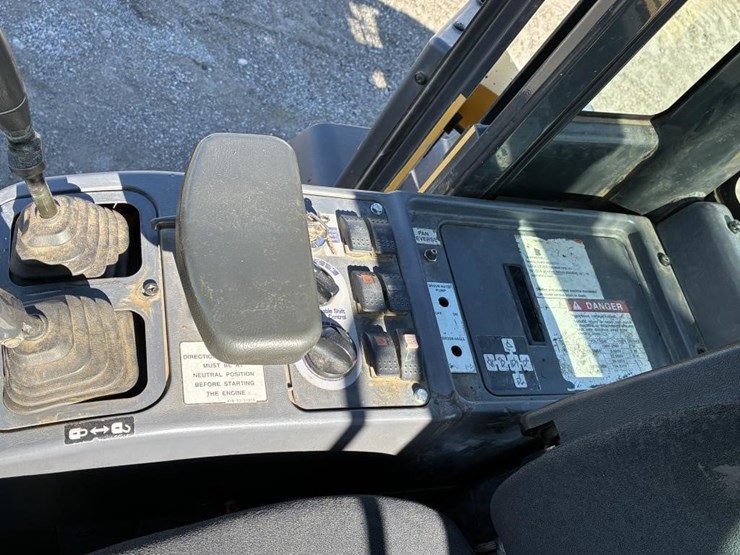 2008-komatsu-wheel-loader-image-28