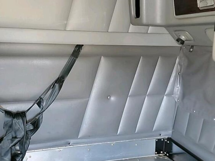 2016-peterbilt-389-image-20