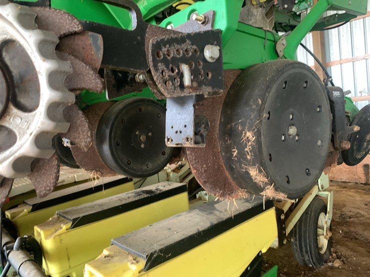 john-deere-1725-image-12