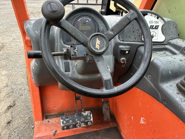 2015-jlg-g5-18a-image-14