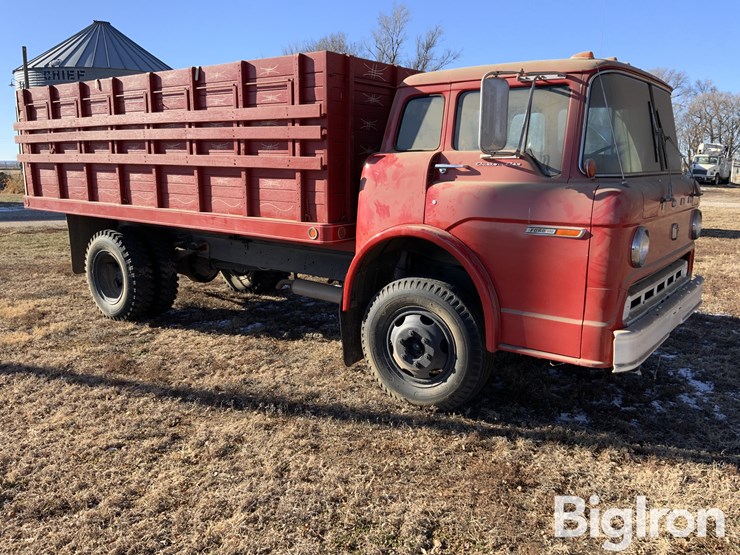 1975-ford-c600-image-3