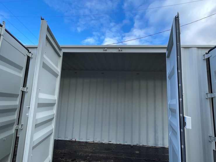 #200d-•-40'-container-image-29