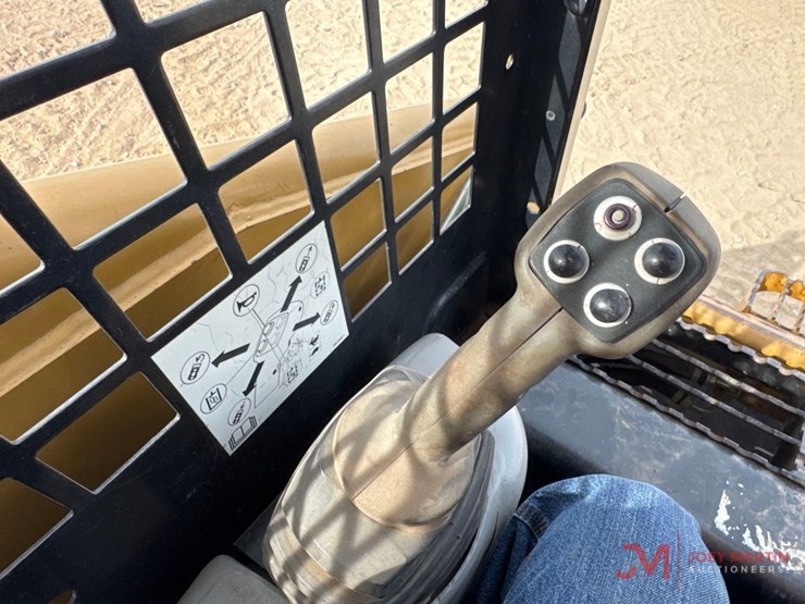 caterpillar-246b-image-24