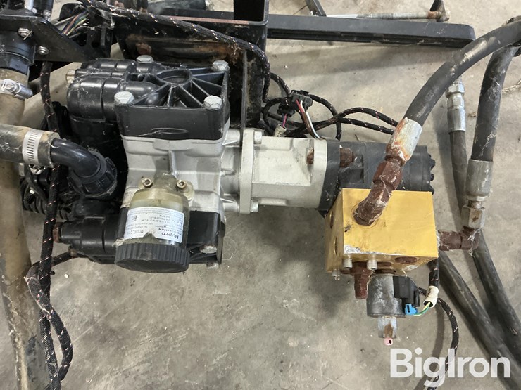 2017-john-deere-2000-image-12