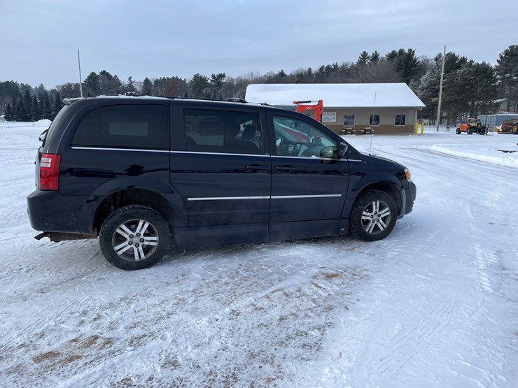 2010-dodge-grand-caravan-image-7