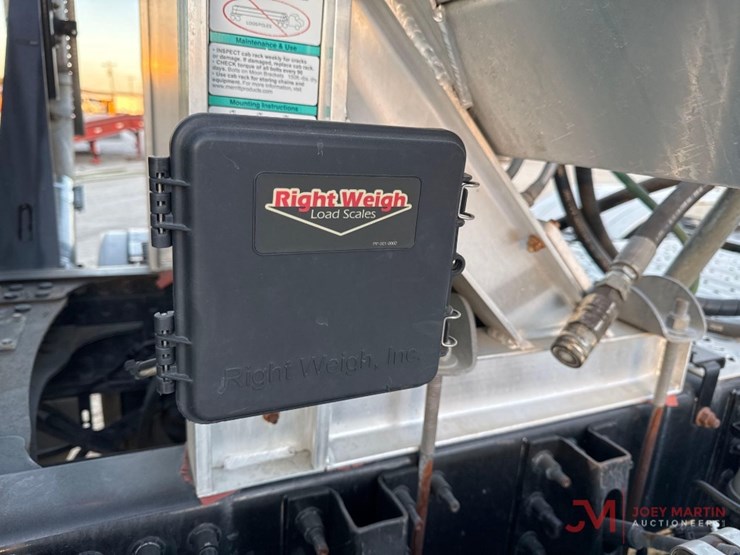 2020-mack-anthem-64t-image-6