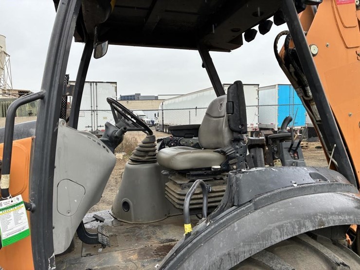 2018-case-580sn-image-30