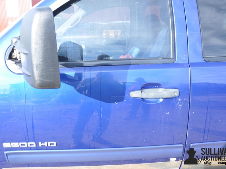 2014-chevrolet-silverado-2500-image-16