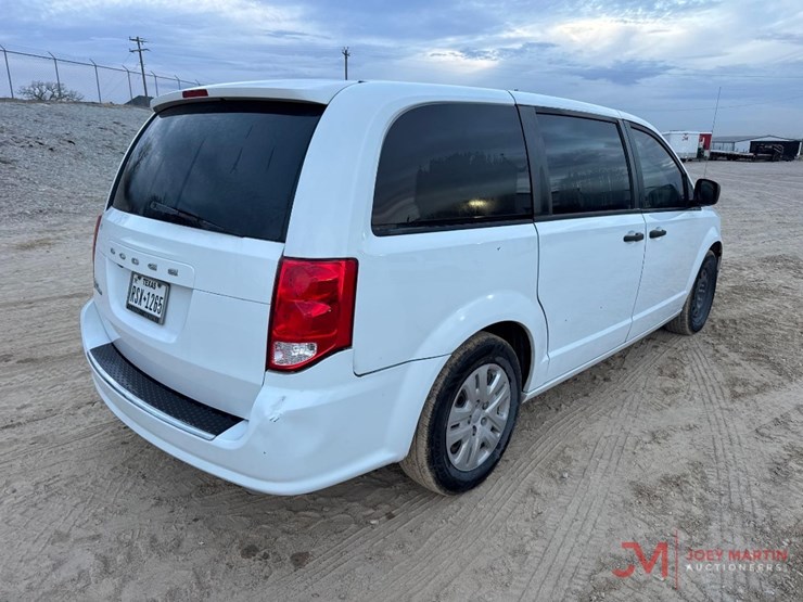 2019-dodge-grand-caravan-image-2