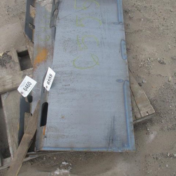 #6555 • YINTATECH 1/4" Universal Quick Attach Mount Plate Weight: 82 lb Outside Width: 45.2" Inside Width: 44.29" Length: 16.81". Thickness: 1/4.