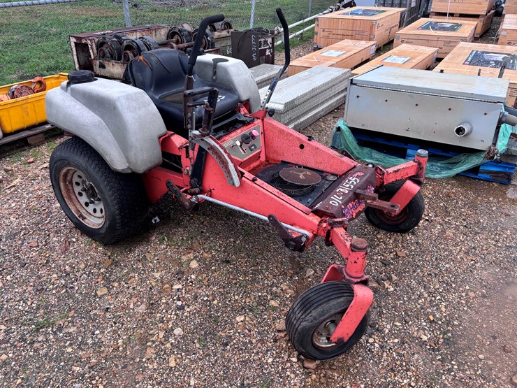 #8003-•-lawn-mower,-zero-turn-image-2