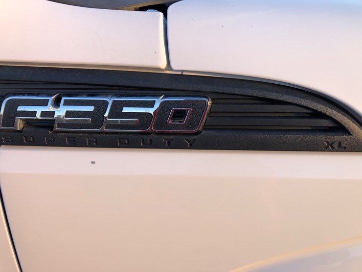 2015-ford-f350-xl-image-12