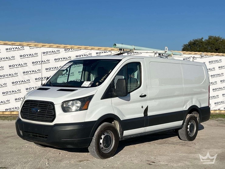 2017-ford-transit-image-1