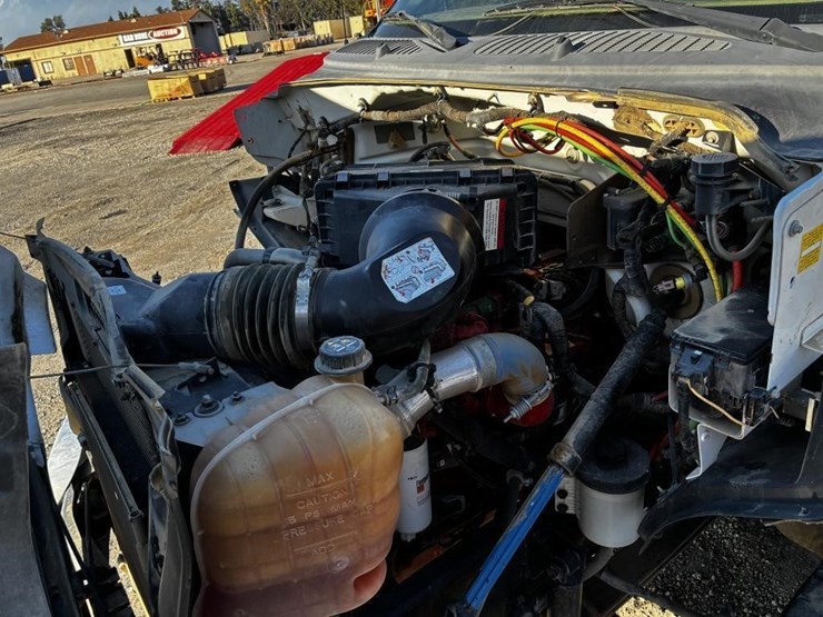 2014-ford-f750-image-8