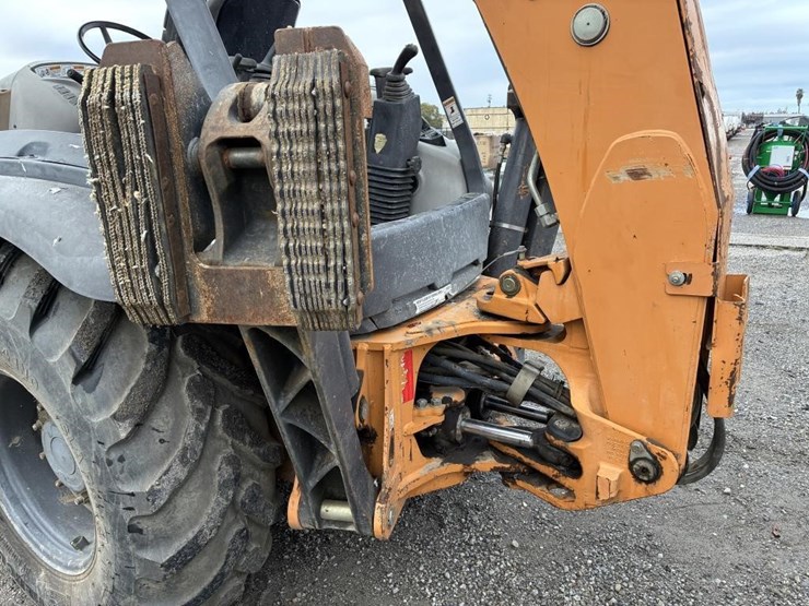 2018-case-580sn-image-10