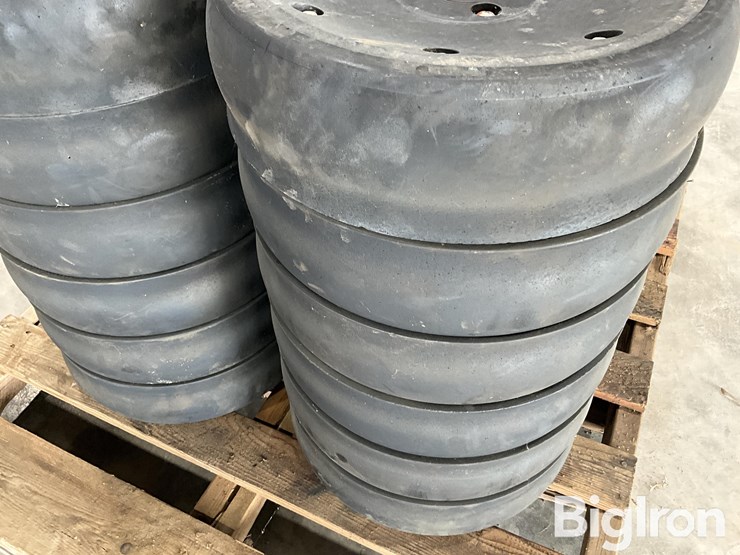 john-deere-xp-planter-row-unit-depth-gauge-wheels-image-11