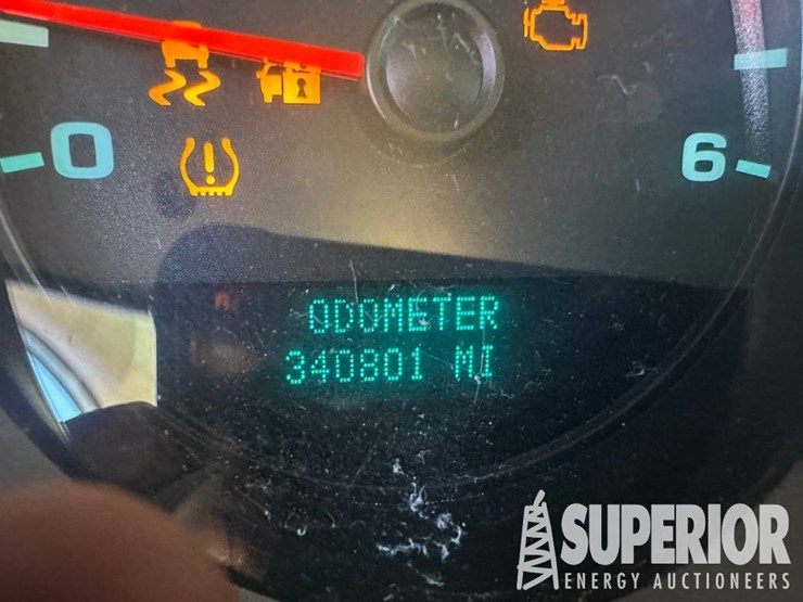 2012-chevrolet-2500-image-2