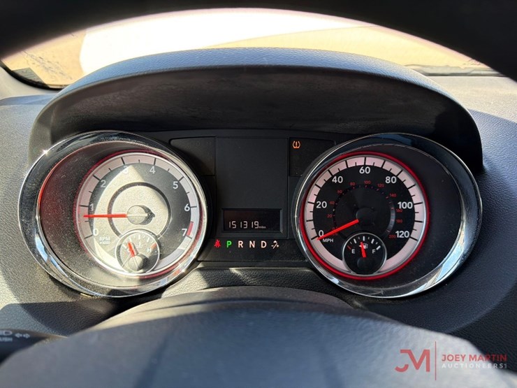 2016-dodge-grand-caravan-image-23