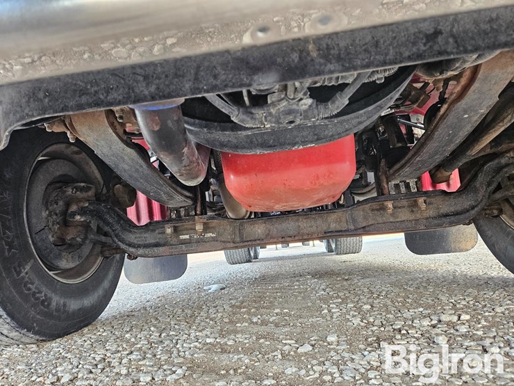 2013-peterbilt-386-image-12