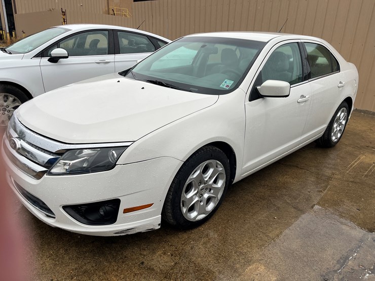 #21-•-government-agency-item-|-2010-ford-fusion-image-1