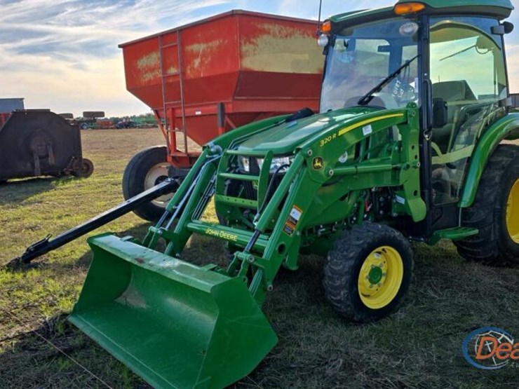 2022-john-deere-3039r-image-1