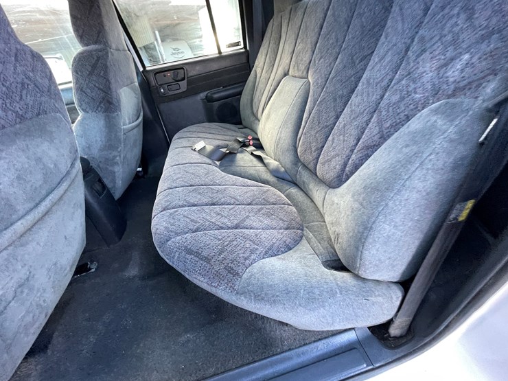 2002-chevrolet-s10-image-18