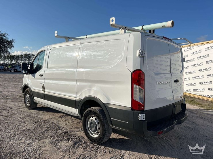 2017-ford-transit-image-4